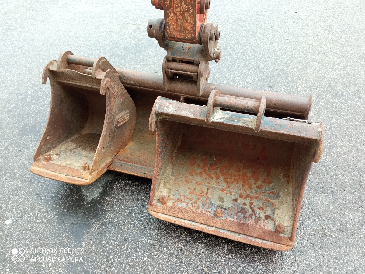 MINIESCAVATORE HITACHI ZX 19U-5A